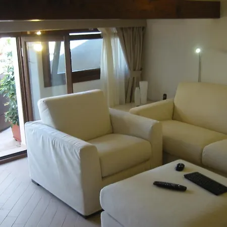 L'attico Apartment
